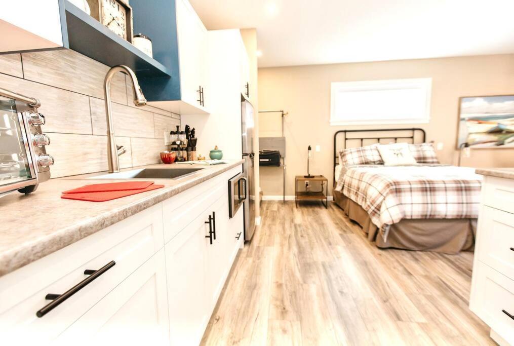 Raincoast Retreat At Shawnigan Lake! Экстерьер фото