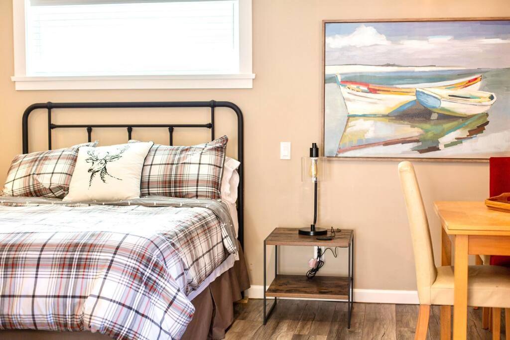 Raincoast Retreat At Shawnigan Lake! Экстерьер фото