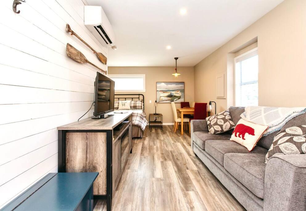 Raincoast Retreat At Shawnigan Lake! Экстерьер фото