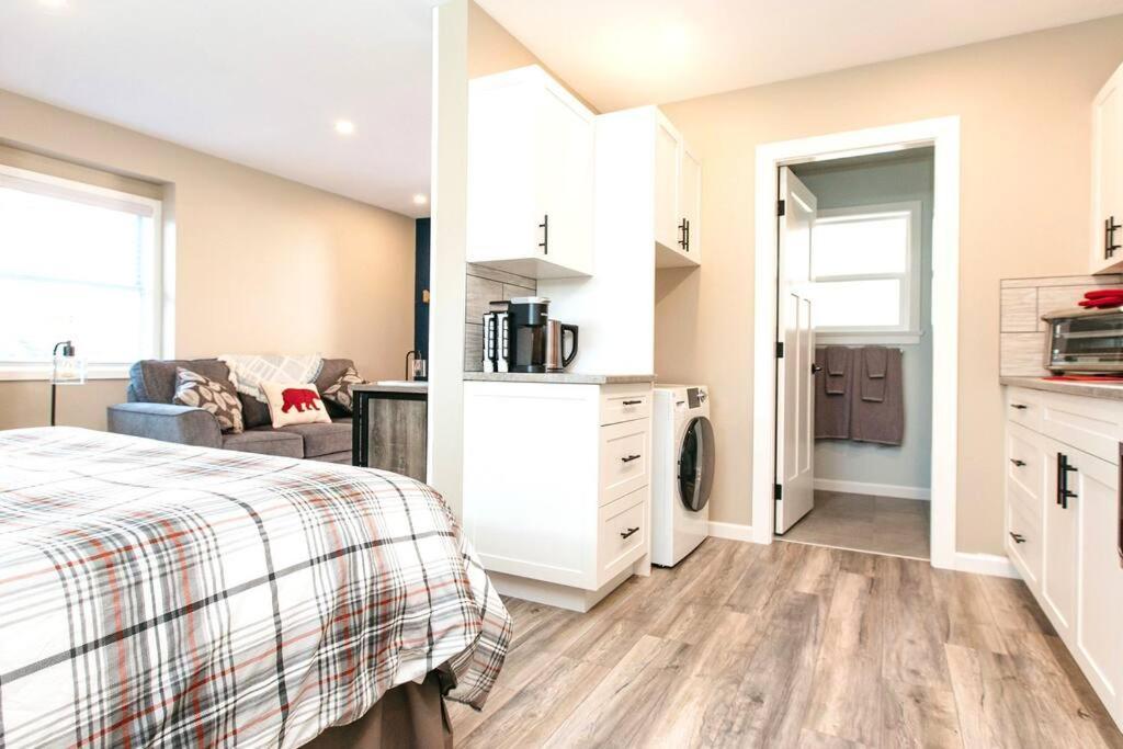 Raincoast Retreat At Shawnigan Lake! Экстерьер фото