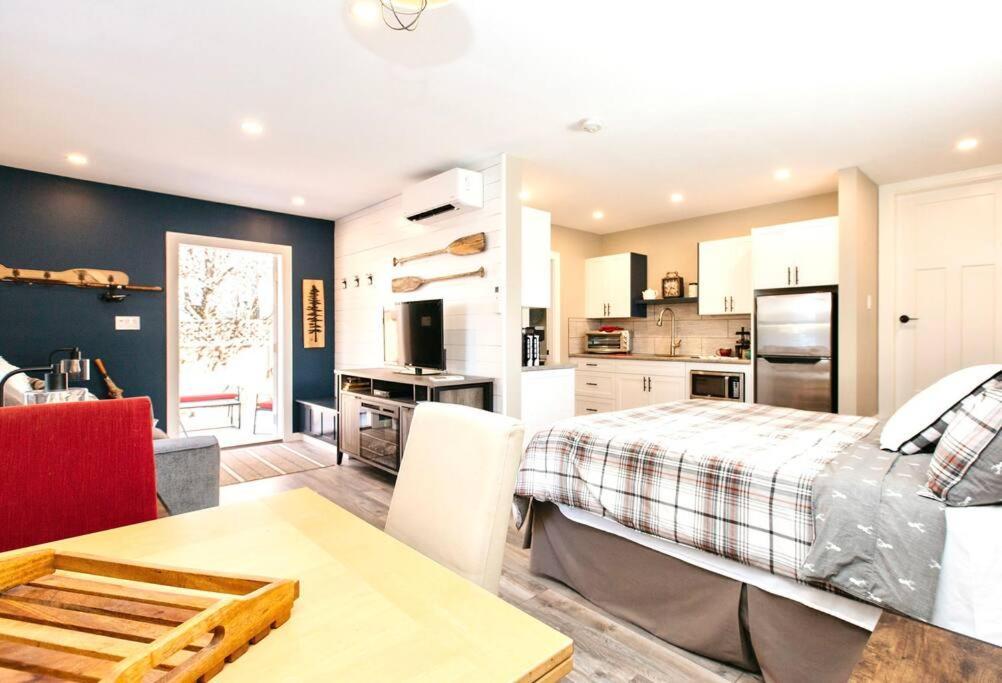 Raincoast Retreat At Shawnigan Lake! Экстерьер фото
